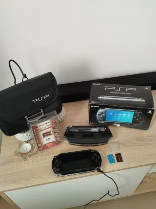 PSP 1004, giochi e film.