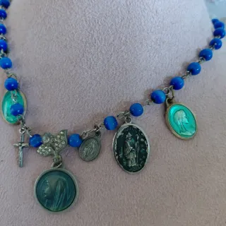 Collana con medaglie votive