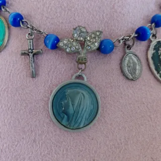 Collana con medaglie votive