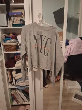 Sudadera NYC gris