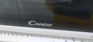 Microondas Candy con Grill en color blanco