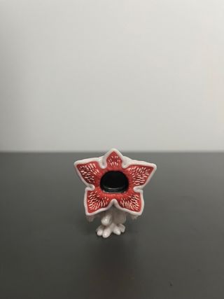 Demogorgon mini funko kinder joy