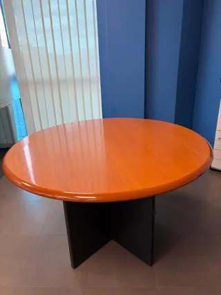 Conjunto de muebles de oficina de madera