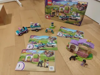 Lego Friends Cuadra de caballo y coche con remolqu