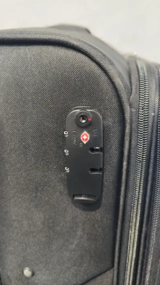 Maleta de viaje negra