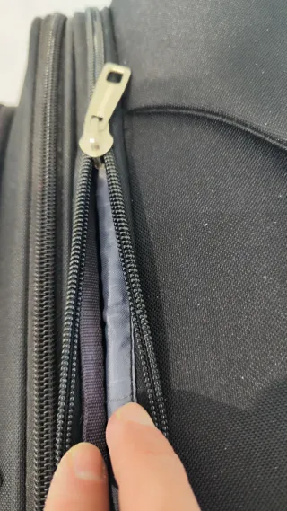 Maleta de viaje negra