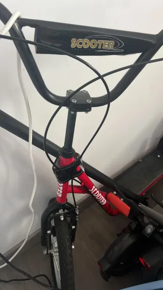 Patinete rojo manual para altura de persona de 150