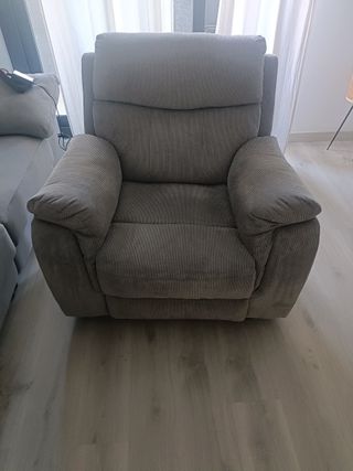 Sillón reclinable gris