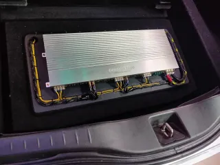 Instalación card audio e iluminación