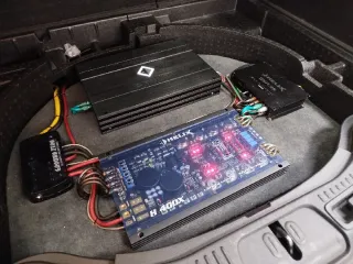 Instalación card audio e iluminación