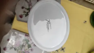 Lote Porcelana con flores y mariposas. (TODO)