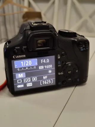 Cámara Canon 450D + Baterías + Bolso