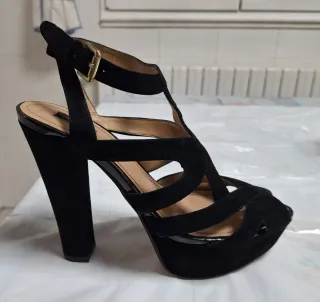 Sandalias de tacón de Zara