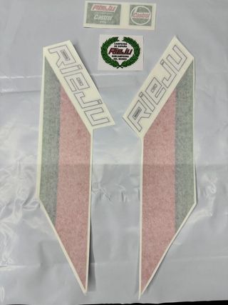 Pegatinas compatibles deposito Rieju RV negra