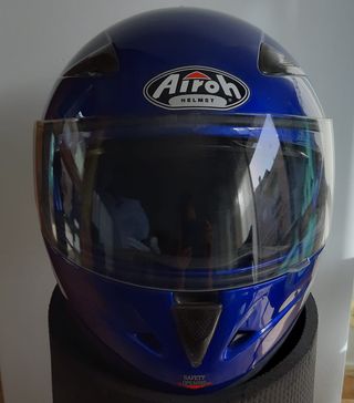 Casco abatible y chaqueta de moto