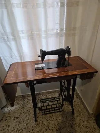 Maquina de coser Alfa