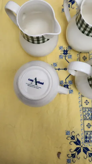 Lote de porcelana. (TODO)