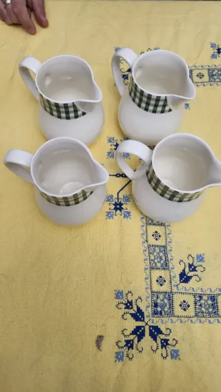 Lote de porcelana. (TODO)