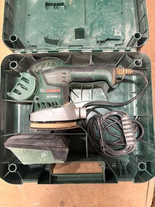 Lijadora Bosch PEX 400 AE + Maletín