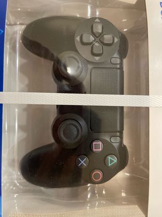 Sony DualShock 4 Wireless Controller in Jet Black