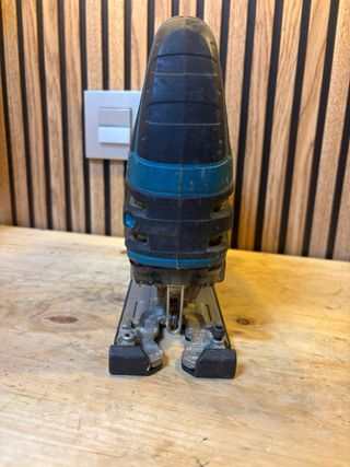 Sierra de calar makita BJV180