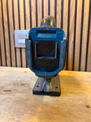 Sierra de calar makita BJV180