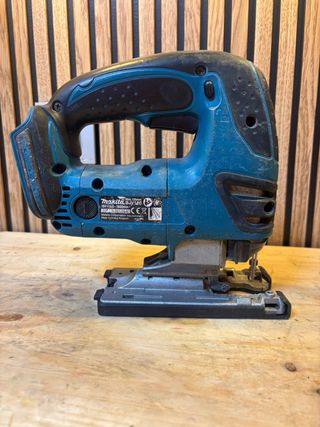 Sierra de calar makita BJV180