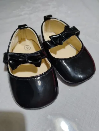 Scarpine Neonata Vernice Nera - 11cm (N. 18/19)