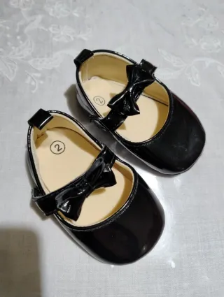 Scarpine Neonata Vernice Nera - 11cm (N. 18/19)