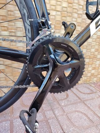 Se vende bicicleta de carretera por falta de uso.