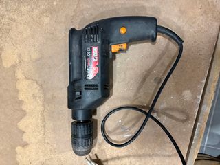 Taladro percutor 610W