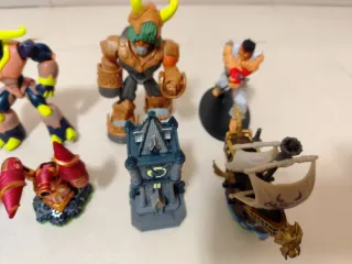 Lote de 30 Bonecos / Figuras (Activision)