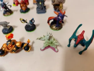 Lote de 30 Bonecos / Figuras (Activision)