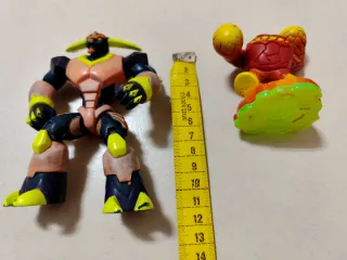 Lote de 30 Bonecos / Figuras (Activision)