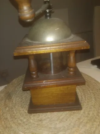 Molinillo de café antiguo