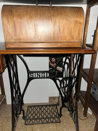 Máquina de coser Singer antigua