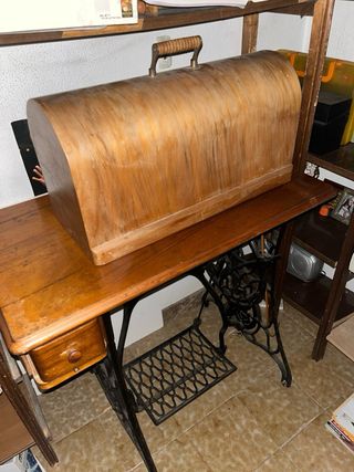 Máquina de coser Singer antigua