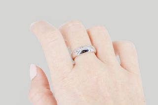 Anillo De Oro Blanco De 18K Con Diamantes.. Ref: 007-01-00531