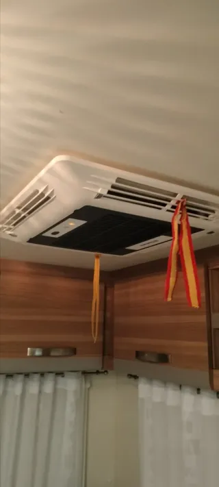 Caravana WEINSBERG CARA ONE 390 QD