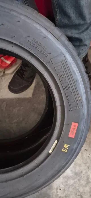 Neumáticos Pirelli competición