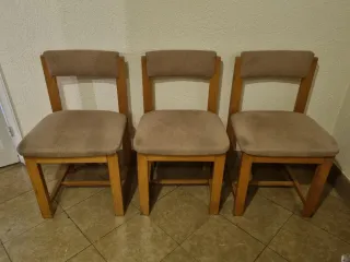 Sillas de madera tapizadas