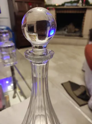 Antica bottiglia per liquori con tappo massiccio