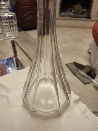 Antica bottiglia per liquori con tappo massiccio