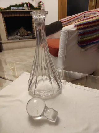 Antica bottiglia per liquori con tappo massiccio