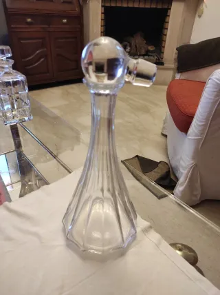 Antica bottiglia per liquori con tappo massiccio