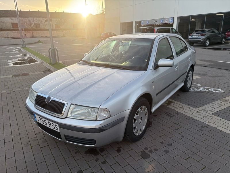 Skoda Octavia 1.6 2002 - foto 1