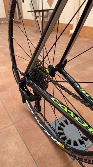 Bicicleta Cannondale CAAD con cuadro de aluminio a