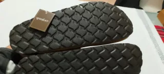 Zuecos de ante beige y marrón