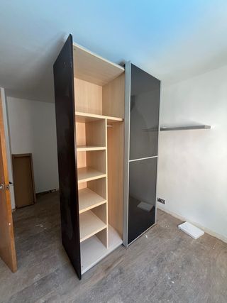 2 armarios grandes con puertas correderas