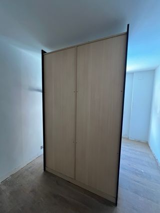 2 armarios grandes con puertas correderas